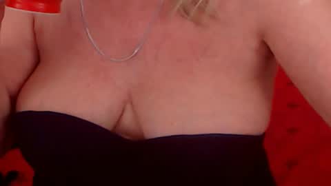 Snapshot of experiencedalana chatting on January 24, 2025, 10:51 pm Alana online show from January 24, 2025, 10:51 pm