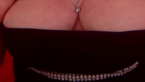 Snapshot of experiencedalana chatting on February 4, 2025, 9:52 pm Alana online show from February 4, 2025, 9:52 pm