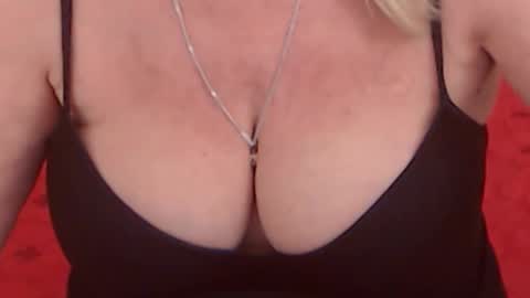 Snapshot of experiencedalana chatting on March 9, 2025, 12:21 am Alana online show from March 9, 2025, 12:21 am