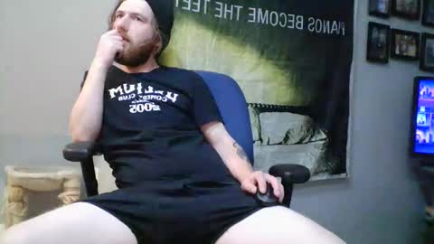 Snapshot of explosive_andyy chatting on April 21, 2026, 2:51 am Explosivee andyy online show from April 21, 2026, 2:51 am