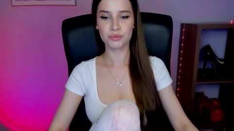 Snapshot of extasy_maya chatting on May 20, 2026, 6:41 am Maya online show from May 20, 2026, 6:41 am