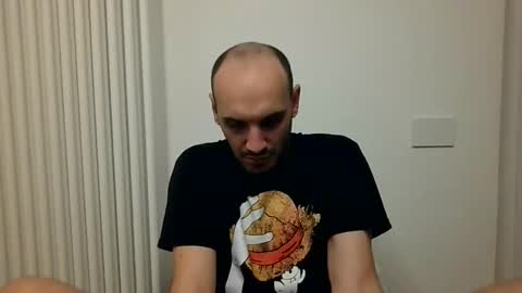 Snapshot of extr0 chatting on December 16, 2025, 10:37 pm Extro online show from December 16, 2025, 10:37 pm