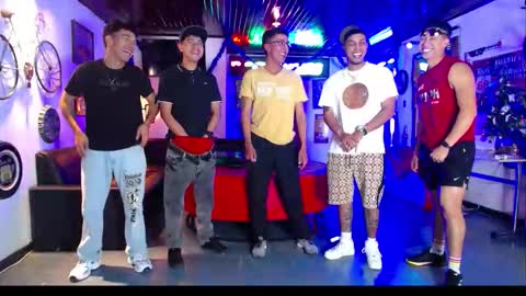 Snapshot of extrangers chatting on December 21, 2025, 1:18 pm extrangers online show from December 21, 2025, 1:18 pm