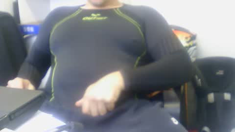 derssing online show from February 20, 2026, 9:54 am