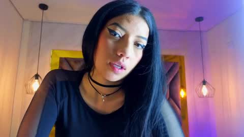 Snapshot of ey_im_simone_ chatting on May 22, 2026, 12:22 pm online show from May 22, 2026, 12:22 pm