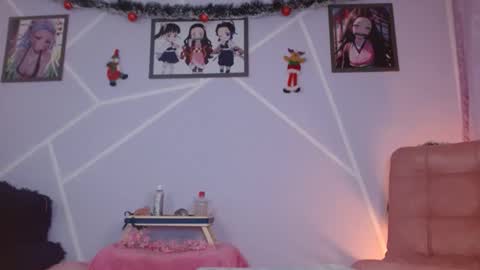 eyes_moonn online show from November 30, 2025, 12:25 am