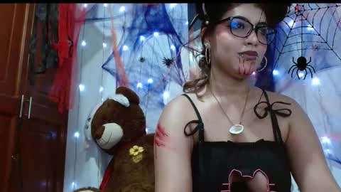 Nadia online show from November 1, 2025, 9:17 pm