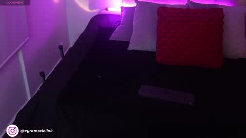 Snapshot of eyrarosee chatting on November 30, 2025, 10:47 pm IG eyramodelink online show from November 30, 2025, 10:47 pm