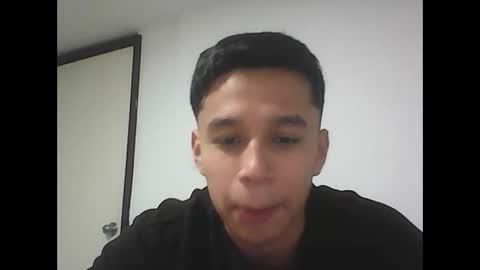 R online show from November 9, 2025, 2:54 am