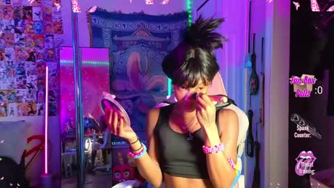 Fae and Cheta online show from May 18, 2026, 10:54 am