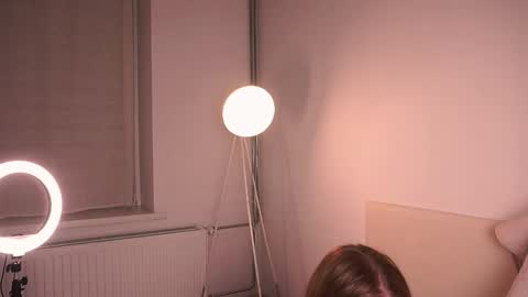 Kamila online show from September 12, 2025, 8:20 pm