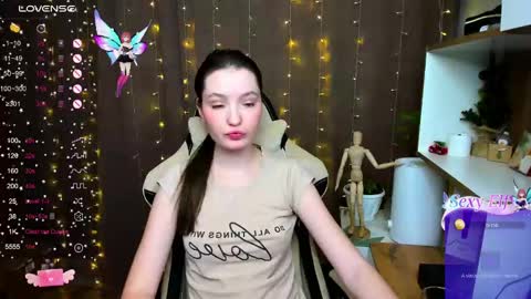 Snapshot of fairy_m00n chatting on December 26, 2024, 2:59 pm Kate online show from December 26, 2024, 2:59 pm