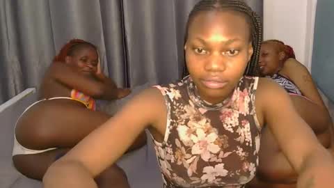 fairy_pearl online show from April 24, 2026, 5:37 pm