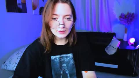 Snapshot of fairy_tara chatting on November 18, 2025, 6:18 am Tara online show from November 18, 2025, 6:18 am