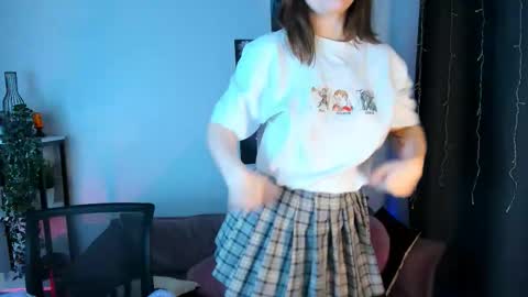 Snapshot of fairy_tara chatting on November 19, 2025, 6:02 am Tara online show from November 19, 2025, 6:02 am