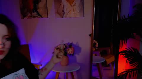 Snapshot of fairy_tara chatting on May 3, 2026, 9:21 pm Tara online show from May 3, 2026, 9:21 pm