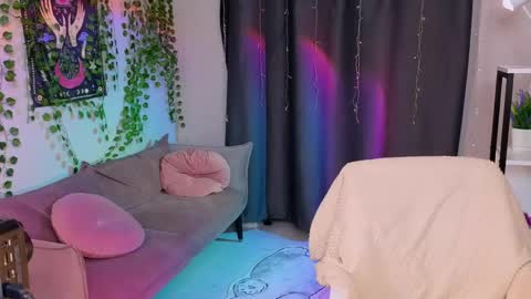 Snapshot of fairy_tara chatting on May 17, 2026, 9:33 pm Tara online show from May 17, 2026, 9:33 pm