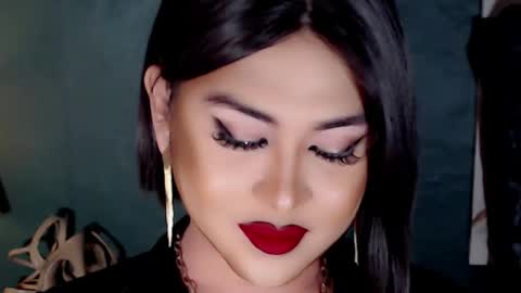 CLAUDIA VALVALERA online show from April 25, 2026, 6:38 am