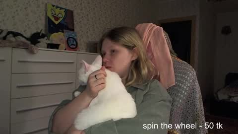 Arisha online show from November 19, 2025, 5:13 pm