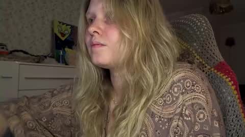 Arisha online show from November 26, 2025, 12:00 am