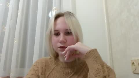 fairyfeller_ online show from October 4, 2025, 4:27 pm