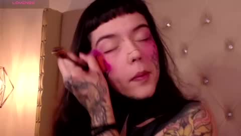 Snapshot of fairyflexxx chatting on December 20, 2024, 1:03 am Fairy online show from December 20, 2024, 1:03 am