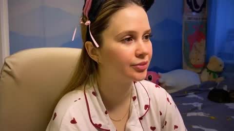 Ilona online show from December 15, 2025, 7:23 am