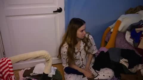 Ilona online show from March 8, 2026, 5:22 am