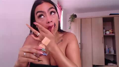 fairylatin online show from January 19, 2025, 3:21 pm