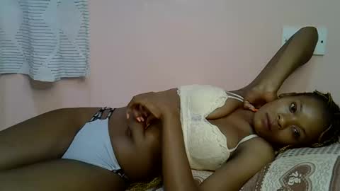 faizah_ online show from March 29, 2026, 12:43 am