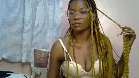 faizah_ online show from April 1, 2026, 1:41 pm