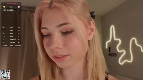 Emilia online show from October 25, 2025, 4:20 am