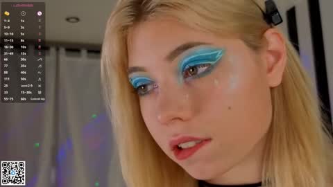 Emilia online show from November 17, 2025, 4:18 am