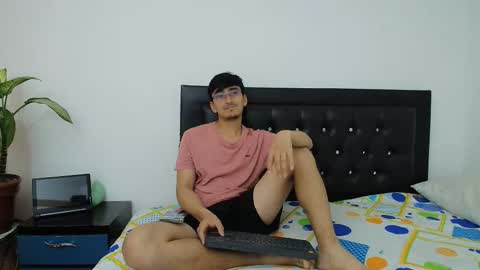 FallGays online show from February 2, 2026, 10:52 pm