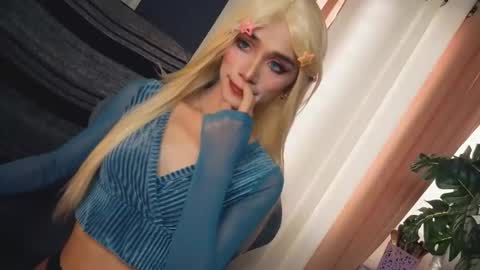 Snapshot of familystroke_twinny8 chatting on September 26, 2025, 10:14 pm Alexandra x Alexandro online show from September 26, 2025, 10:14 pm