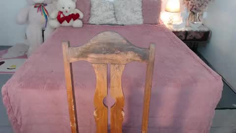 Snapshot of fancylaylaxx chatting on March 1, 2025, 3:32 am Layla online show from March 1, 2025, 3:32 am