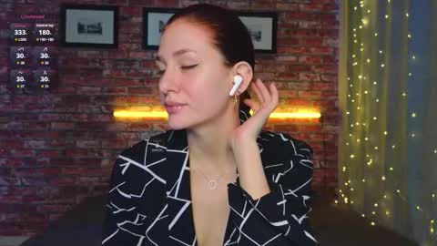 fancymeee online show from March 17, 2026, 10:40 am