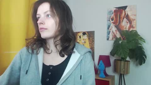 Nadine online show from November 16, 2025, 7:25 am