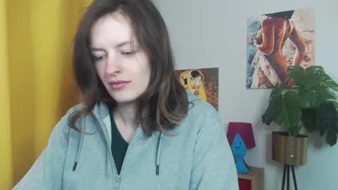 Nadine online show from November 17, 2025, 5:46 am