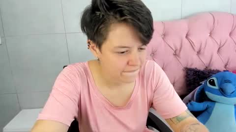 Snapshot of fanny_18 chatting on November 6, 2025, 3:51 am FANNY online show from November 6, 2025, 3:51 am