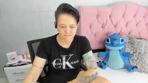 Snapshot of fanny_18 chatting on December 3, 2025, 2:19 am FANNY online show from December 3, 2025, 2:19 am