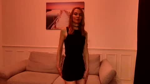 Snapshot of fanny_posy chatting on December 10, 2024, 6:06 pm Fanny online show from December 10, 2024, 6:06 pm