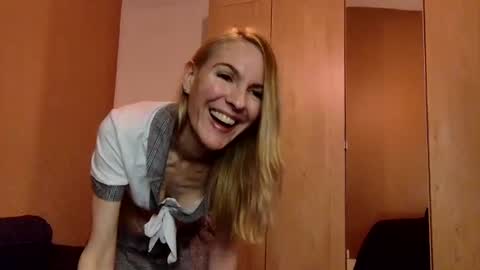 Snapshot of fanny_posy chatting on December 29, 2024, 3:00 am Fanny online show from December 29, 2024, 3:00 am