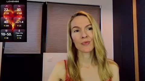 Snapshot of fanny_posy chatting on February 14, 2025, 2:33 pm Fanny online show from February 14, 2025, 2:33 pm