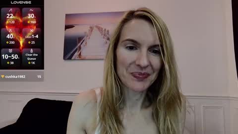 Snapshot of fanny_posy chatting on February 27, 2025, 5:02 am Fanny online show from February 27, 2025, 5:02 am