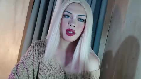 DANIELLA - DONT FORGET TO GIVE ME A THUMBSU UP online show from April 15, 2026, 11:17 am