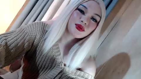 DANIELLA - DONT FORGET TO GIVE ME A THUMBSU UP online show from June 20, 2026, 5:27 pm