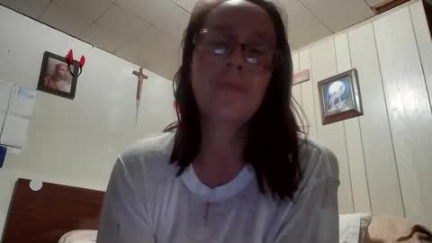Snapshot of fapqueenc17 chatting on September 27, 2025, 7:24 am Scarlett online show from September 27, 2025, 7:24 am