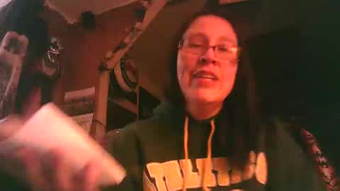 Snapshot of fapqueenc17 chatting on December 15, 2025, 11:14 am Scarlett online show from December 15, 2025, 11:14 am