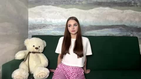 Anna Scovich online show from November 10, 2025, 12:37 pm